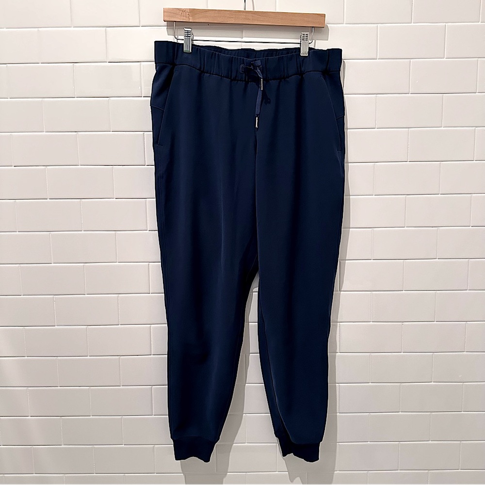 🍋Lululemon On the Fly Joggers in Navy - Picture 6 of 13